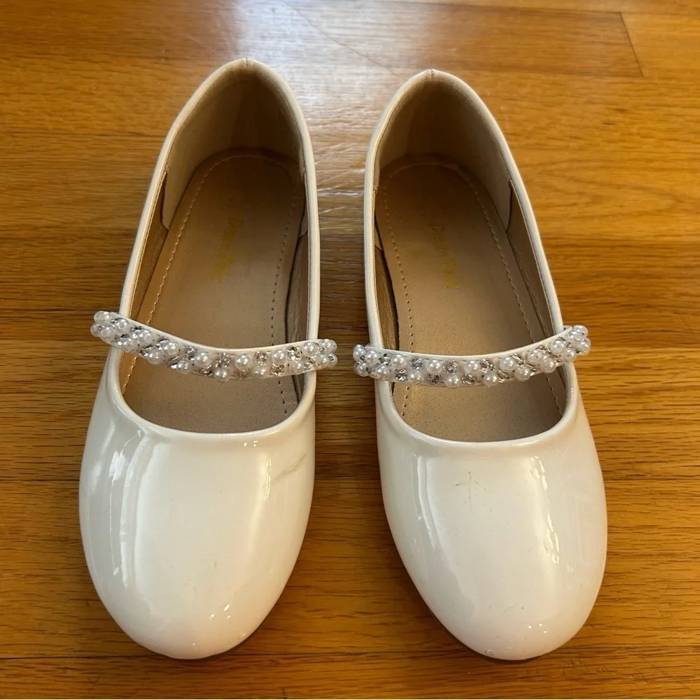 DREAM PAIRS White Kids Dress Shoes with Pearl Strap